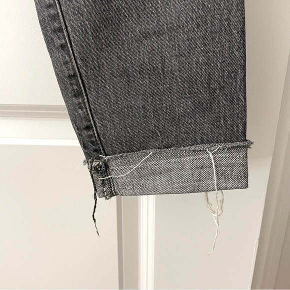 Levi’s Straight Leg Jeans - Picture 7 of 9